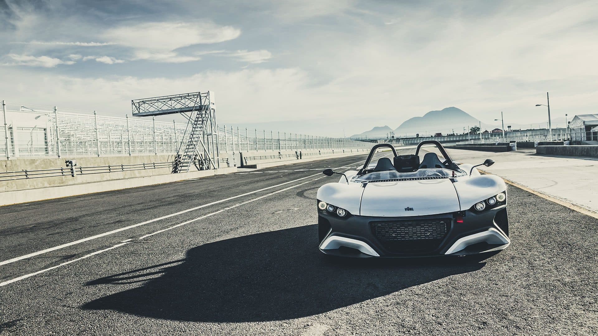 Vuhl on Race Track