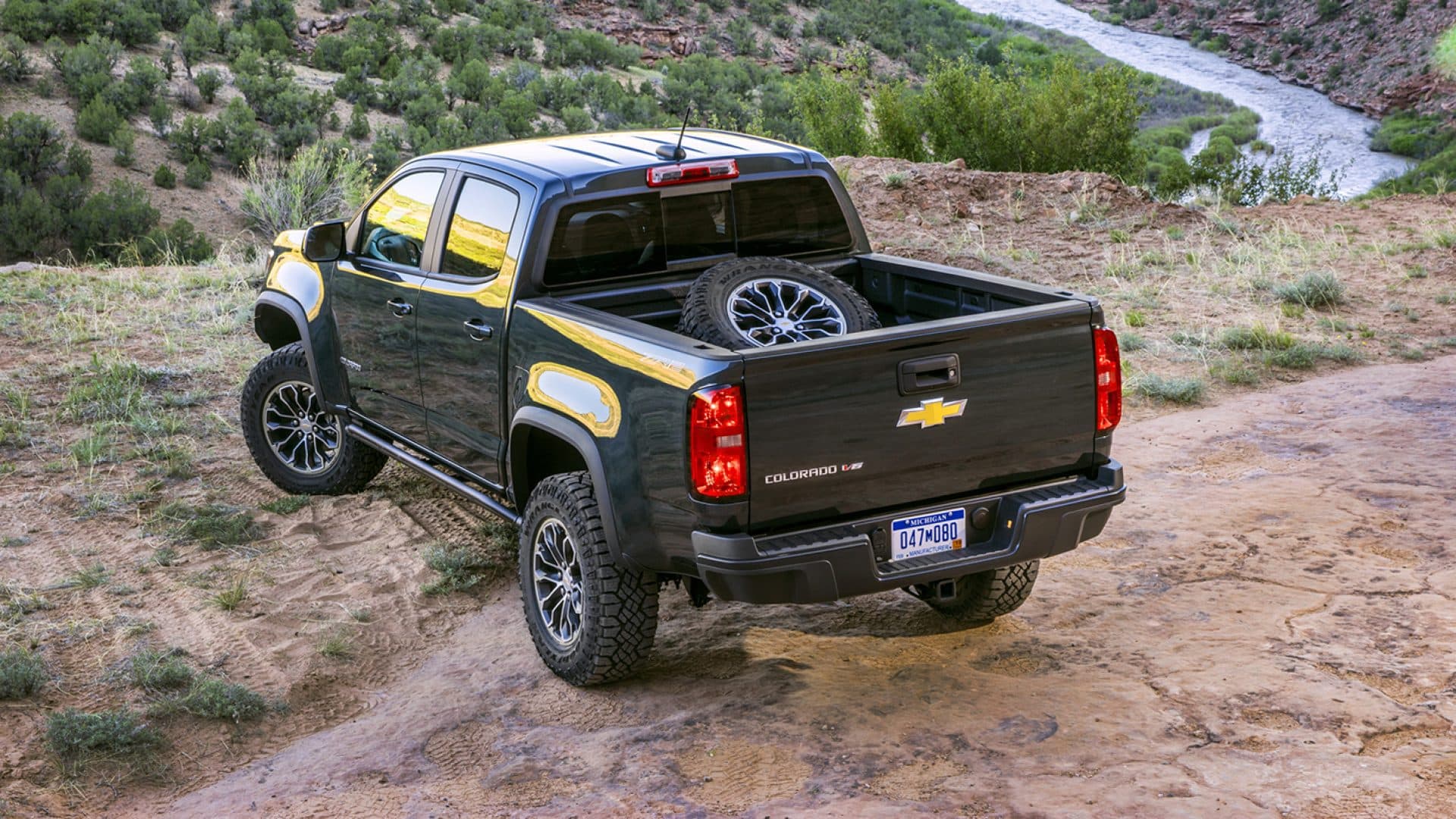 2017-Chevrolet-Colorado-ZR2-161-1920-1920x1080