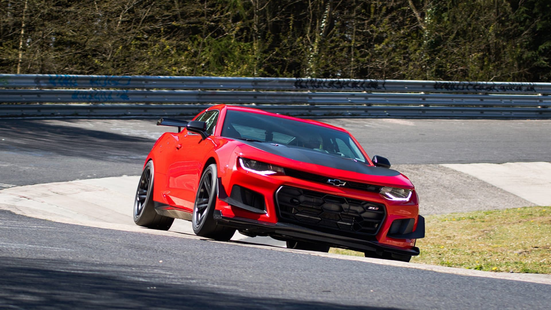 2018-Chevrolet-Camaro-ZL1-1LE-012-1920-1920x1080